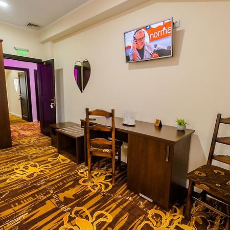 Hostel Parc ฟาลติเชน ภายนอก รูปภาพ