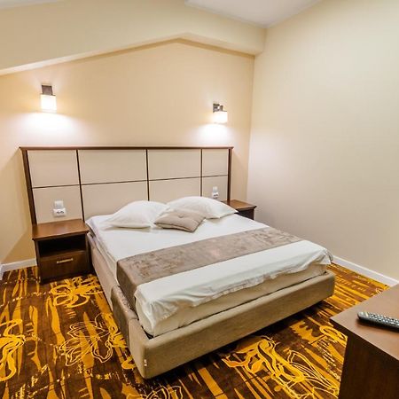 Hostel Parc ฟาลติเชน ภายนอก รูปภาพ