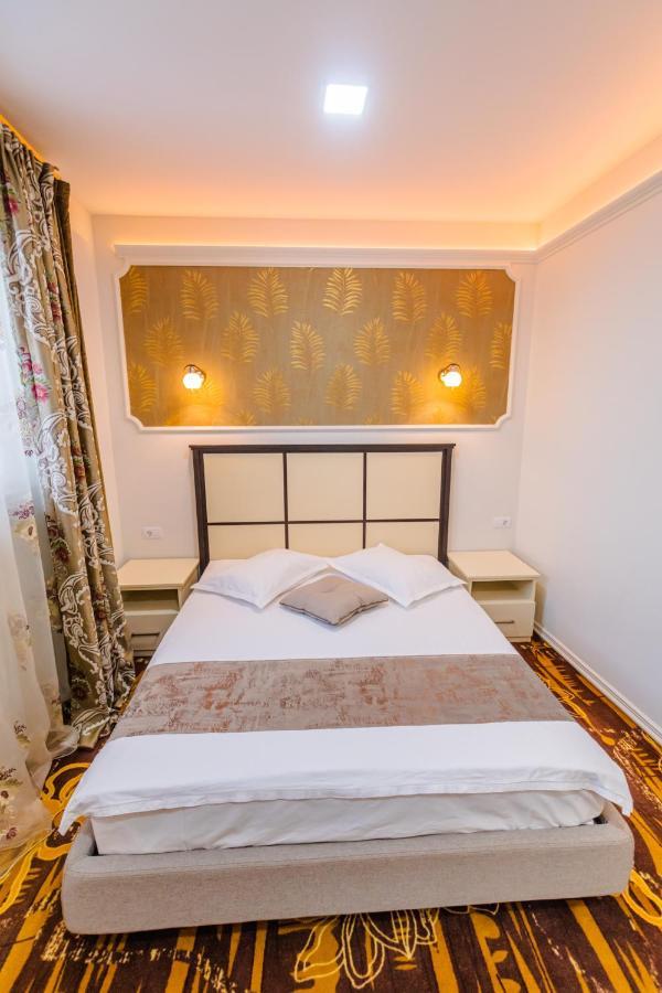 Hostel Parc ฟาลติเชน ภายนอก รูปภาพ