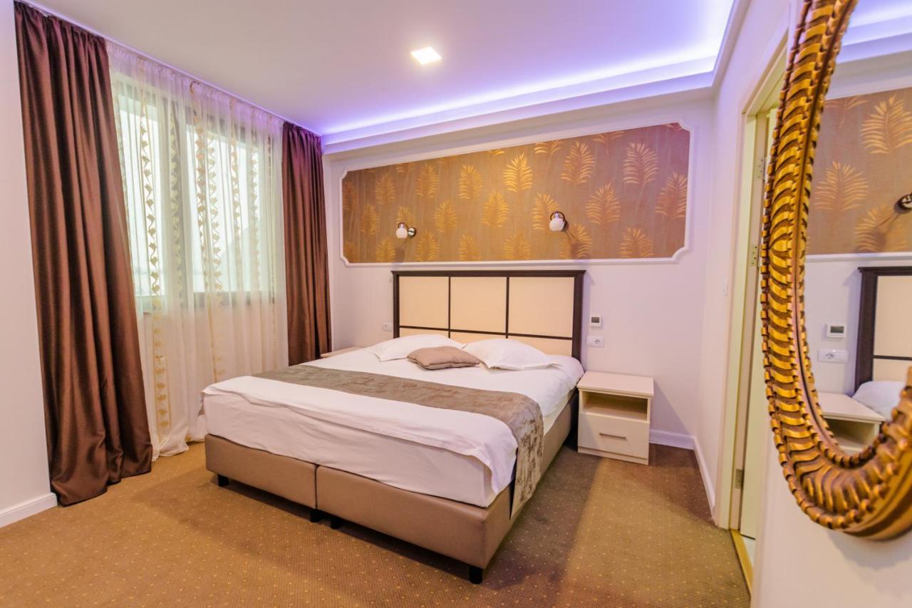 Hostel Parc ฟาลติเชน ภายนอก รูปภาพ