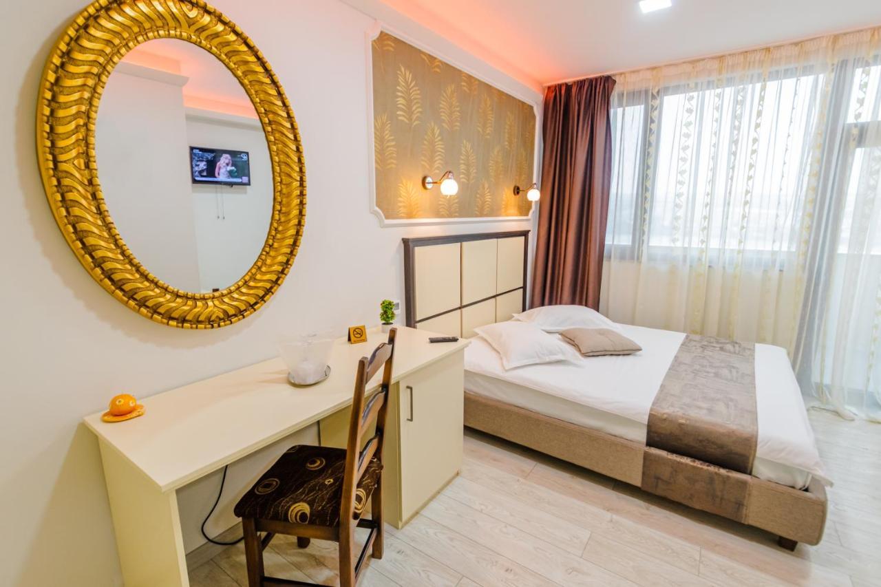 Hostel Parc ฟาลติเชน ภายนอก รูปภาพ