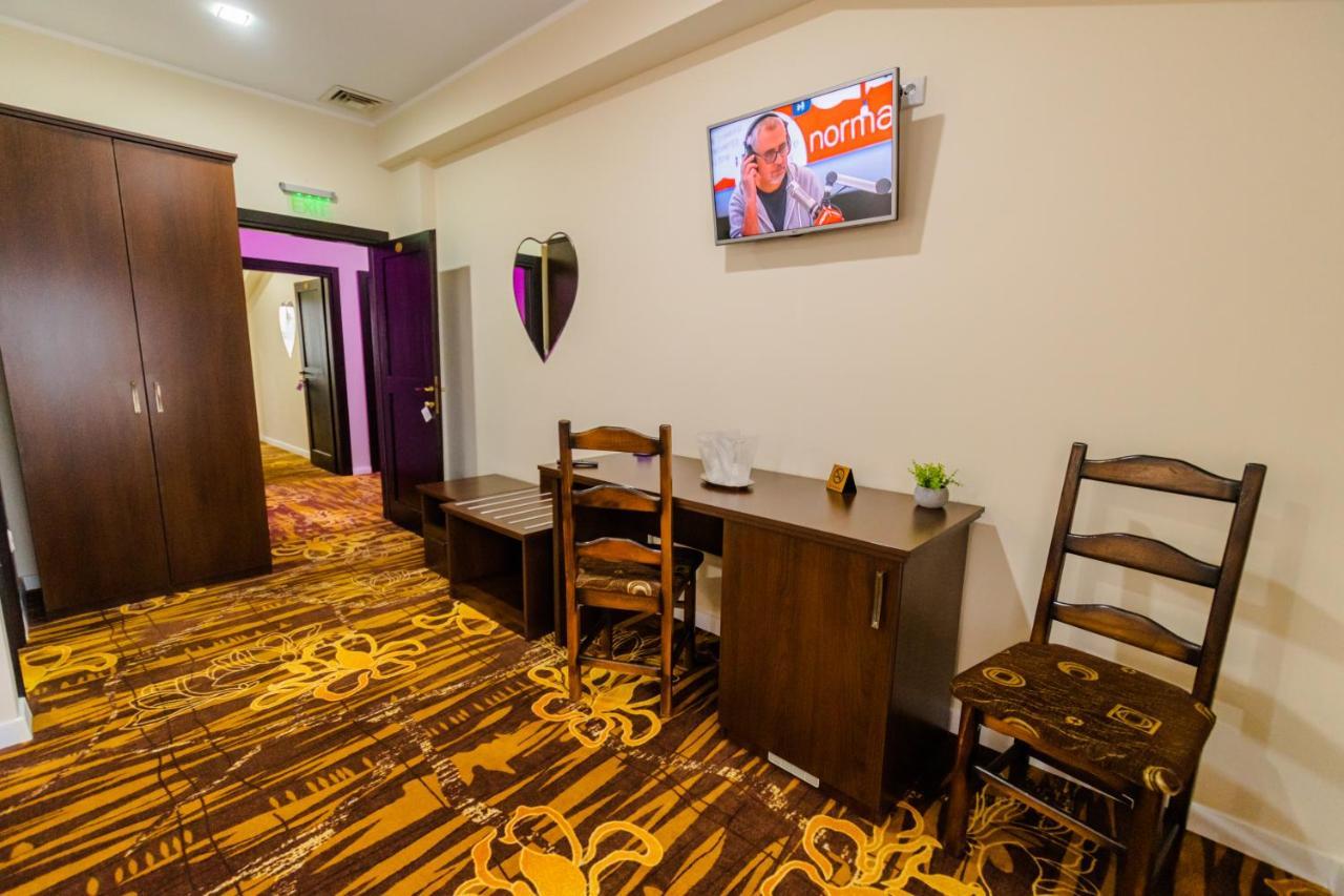 Hostel Parc ฟาลติเชน ภายนอก รูปภาพ