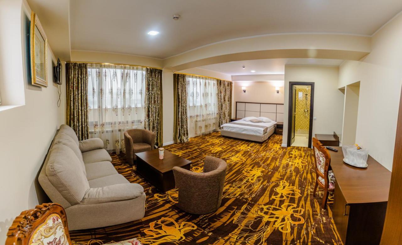 Hostel Parc ฟาลติเชน ภายนอก รูปภาพ