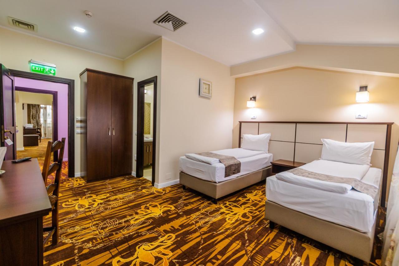 Hostel Parc ฟาลติเชน ภายนอก รูปภาพ